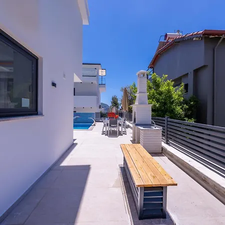 Lovelet Villa *